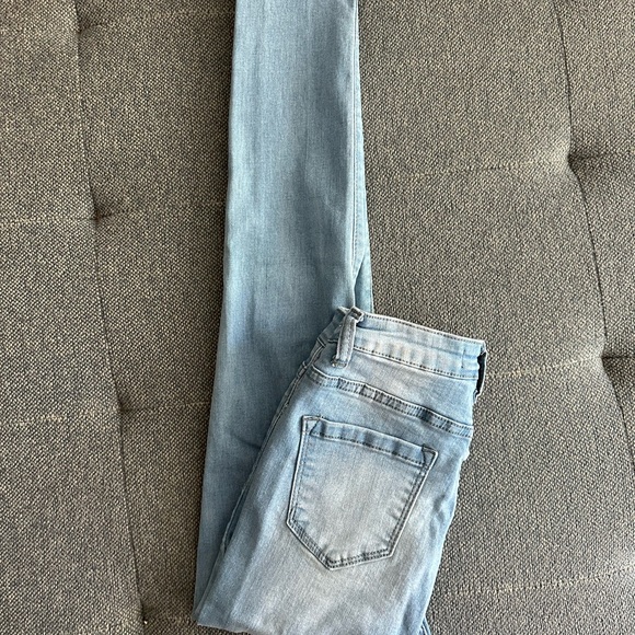 NVGTN Navishape Light Wash Ripped Jeans - Picture 8 of 9
